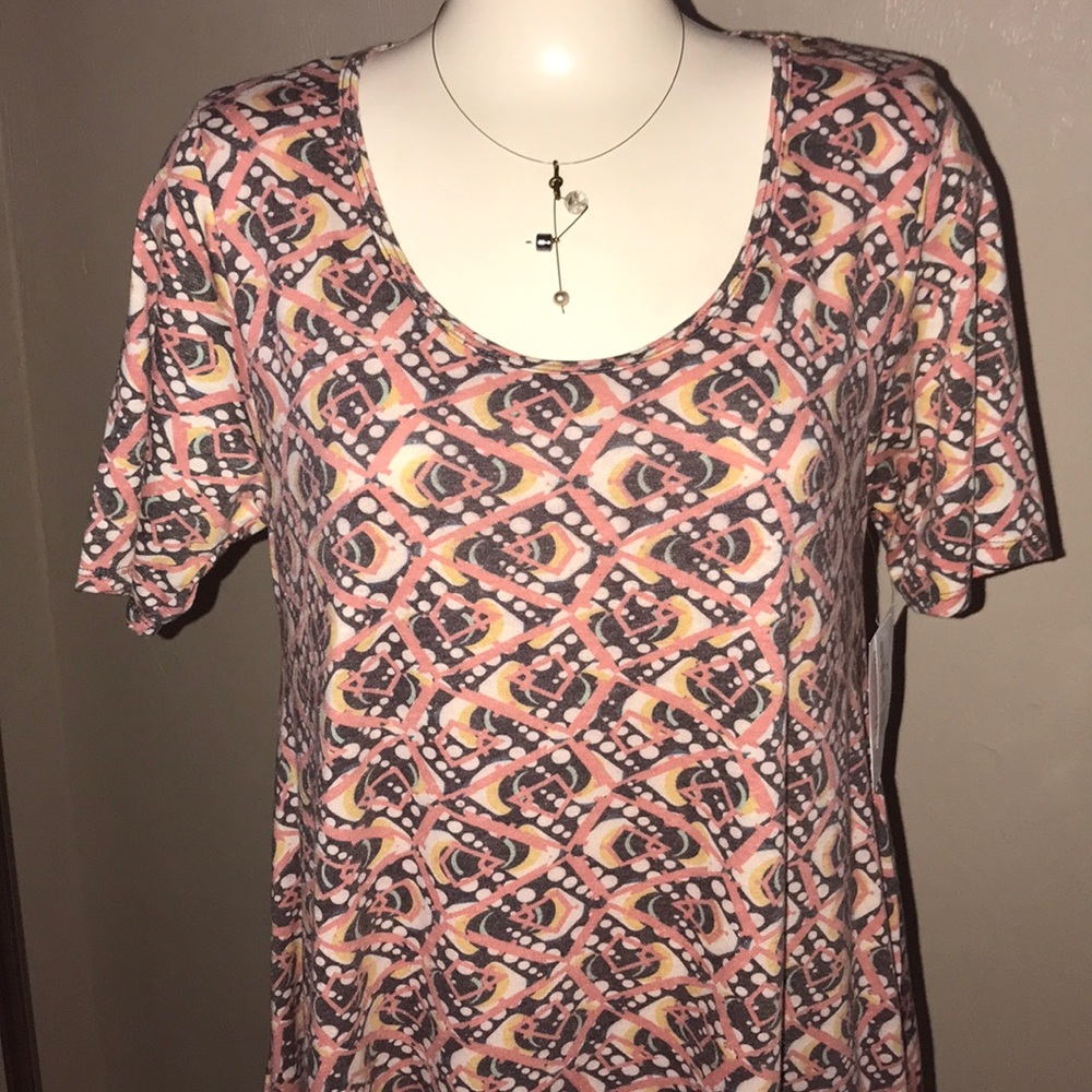 Medium Lularoe Perfect T